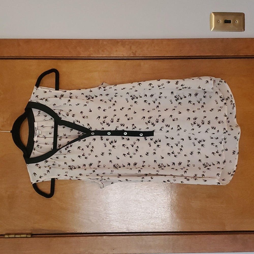 Sleeveless Cream & Black Bird Print Blouse